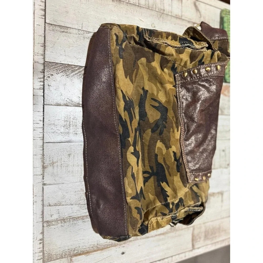Y2K hobo camo purse